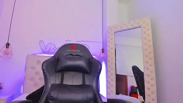 xiomara  cortes online show from 03-20-25, 10:18