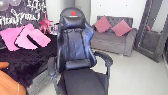 xiomara  cortes online show from 09-23-25, 12:41