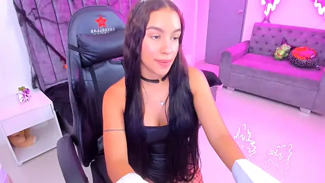 xiomara  cortes online show from 10-30-25, 07:25