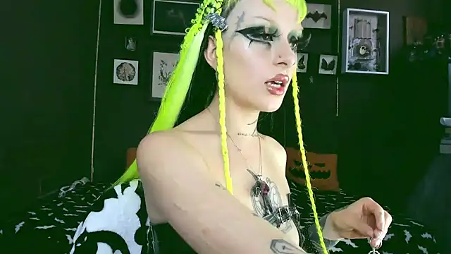 insania 9999  online show from 01-17-25, 04:26