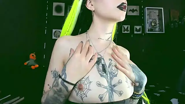 insania 9999  online show from 02-11-25, 07:38