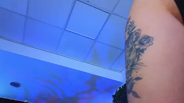 HotSkinnyX online show from 01-23-25, 12:52