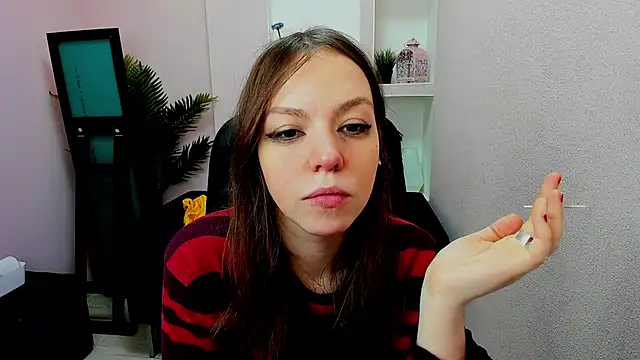 Persephoni online show from 02-10-25, 06:09