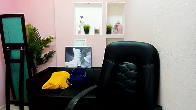 Persephoni online show from 03-15-25, 06:03