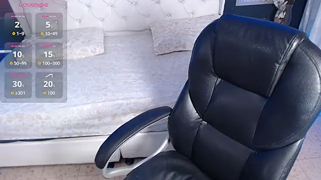 LiaVillalobos online show from 09-27-25, 12:32