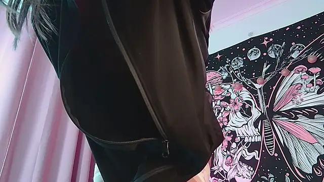 Snapshot of Saturn1a chatting on 03-05-25, 12:05 Saturn1a online show from 03-05-25, 12:05