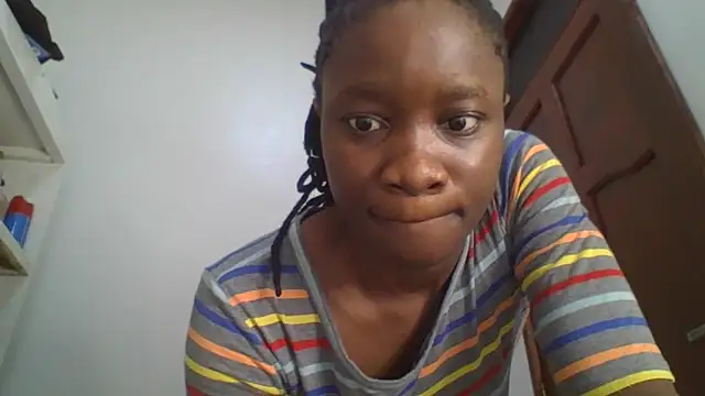 Snapshot of sweet_sassy_ chatting on 10-29-25, 04:15 sweet sassy online show from 10-29-25, 04:15