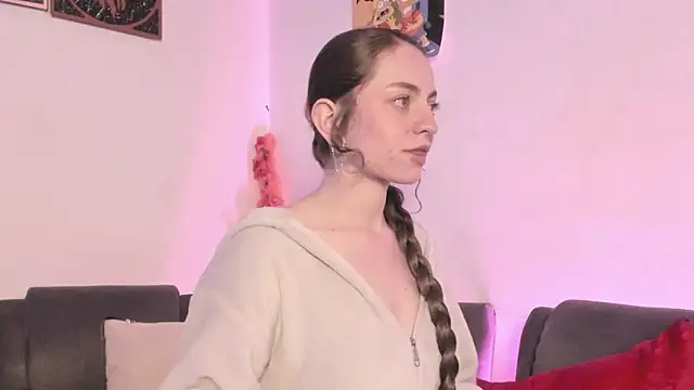 Snapshot of Agathaks chatting on 10-22-25, 11:37 Agathaks online show from 10-22-25, 11:37