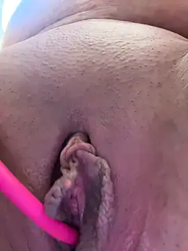 Snapshot of Your_Liza chatting on 01-19-26, 02:15 Your Liza online show from 01-19-26, 02:15