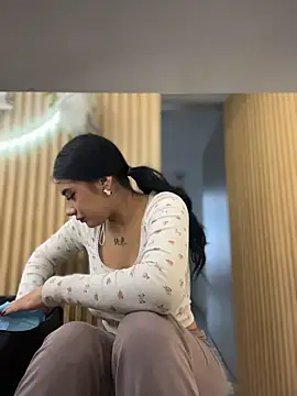 clarachanelricek online show from 12-17-25, 06:14