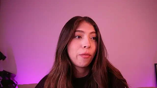 Snapshot of annie24_evans chatting on 02-14-25, 06:23 annie24 evans online show from 02-14-25, 06:23