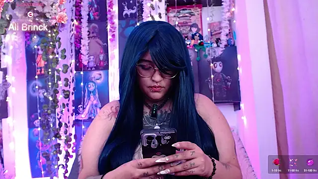 Snapshot of _Ali_Brinck_ chatting on 12-30-24, 09:29 Ali Brinck online show from 12-30-24, 09:29