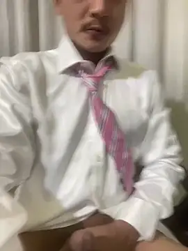 Snapshot of Satinshirt1992 chatting on 02-18-26, 04:14 Satinshirt1992 online show from 02-18-26, 04:14