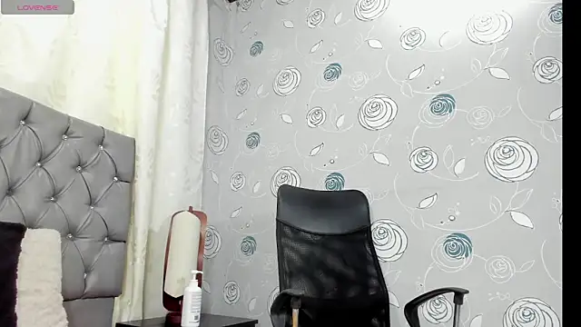 luna evaa online show from 11-11-25, 03:01