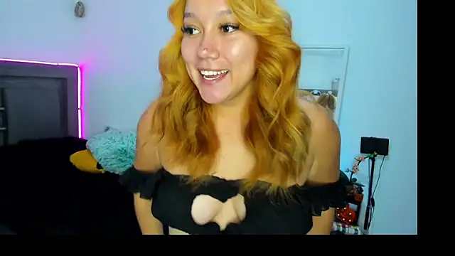 Snapshot of Cherrynoa chatting on 10-26-25, 01:44 Cherrynoa online show from 10-26-25, 01:44