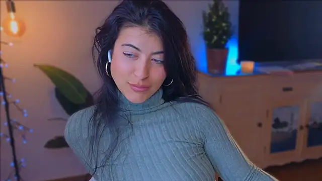 Snapshot of anabelcurvy chatting on 12-12-24, 07:04 anabelcurvy online show from 12-12-24, 07:04