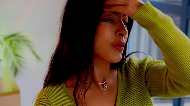 Snapshot of anabelcurvy chatting on 11-13-25, 12:26 anabelcurvy online show from 11-13-25, 12:26