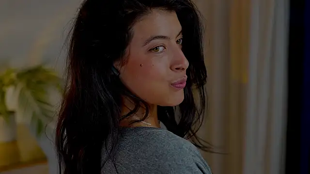 Snapshot of anabelcurvy chatting on 11-17-25, 06:03 anabelcurvy online show from 11-17-25, 06:03