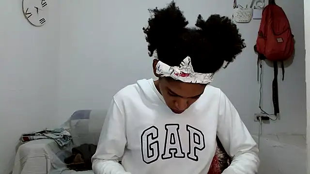 angelamarie1 online show from 11-06-25, 10:38