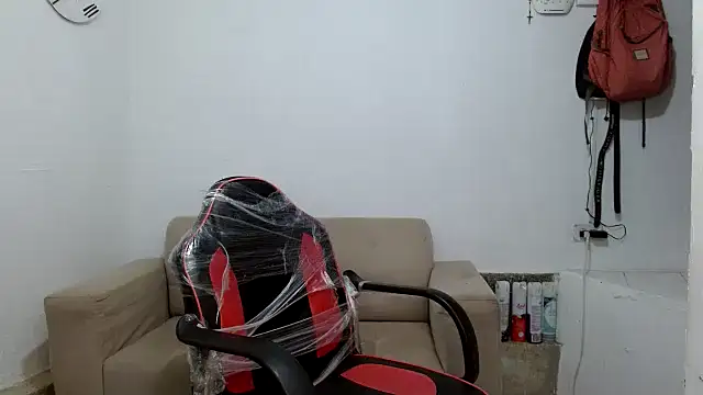 angelamarie1 online show from 11-11-25, 08:47