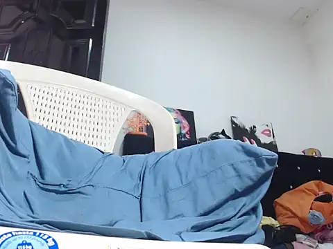 Snapshot of pamelabigcock69 chatting on 09-24-25, 02:42 pamelabigcock69 online show from 09-24-25, 02:42