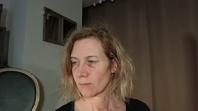 Lola Belgium online show from 04-01-26, 05:43