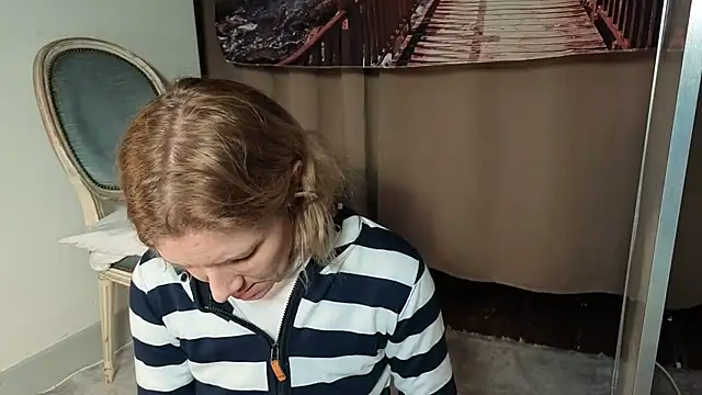 Snapshot of Lola_Belgium chatting on 04-27-26, 04:27 Lola Belgium online show from 04-27-26, 04:27
