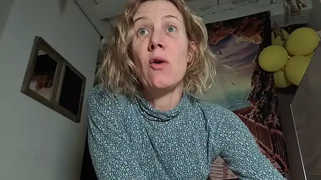 Snapshot of Lola_Belgium chatting on 05-18-26, 04:18 Lola Belgium online show from 05-18-26, 04:18