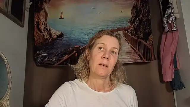 Snapshot of Lola_Belgium chatting on 05-30-26, 05:37 Lola Belgium online show from 05-30-26, 05:37