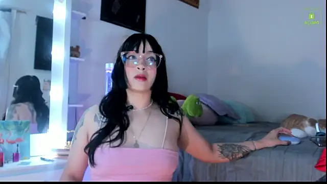 miaa-lee online show from 11-18-25, 01:44