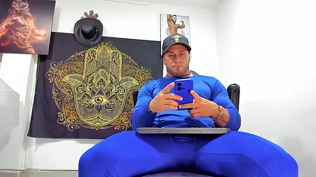 LOGAN WHITTERS01 online show from 02-18-25, 03:53