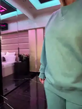 KirstieVegas online show from 02-15-25, 01:42