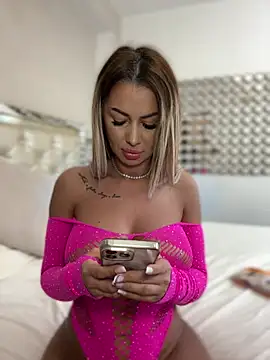 KirstieVegas online show from 03-19-25, 08:22