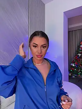 KirstieVegas online show from 12-05-25, 05:31