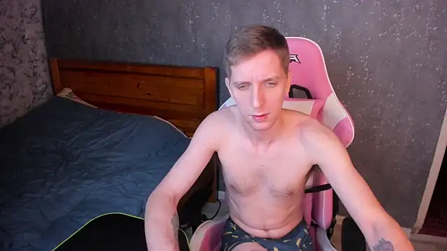 Snapshot of DavidAndSophie chatting on 01-11-25, 02:25 DavidAndSophie online show from 01-11-25, 02:25