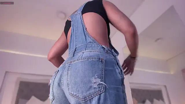 sarah hiill online show from 12-18-24, 07:41