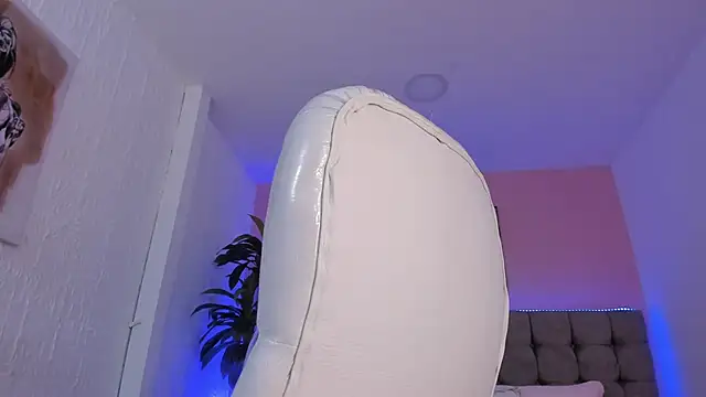 Stefhanyblow online show from 02-08-25, 06:01