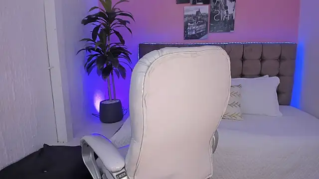 Stefhanyblow online show from 03-12-25, 12:31