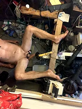 Snapshot of Likewise chatting on 09-23-25, 04:21 Likewise online show from 09-23-25, 04:21