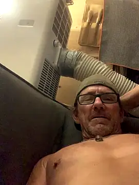 Snapshot of Likewise chatting on 09-24-25, 05:00 Likewise online show from 09-24-25, 05:00