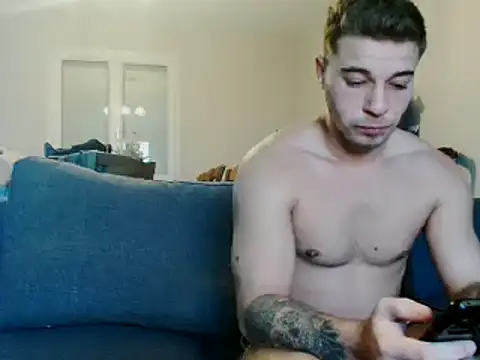 Snapshot of Elkafit28 chatting on 12-23-25, 09:29 Elkafit28 online show from 12-23-25, 09:29