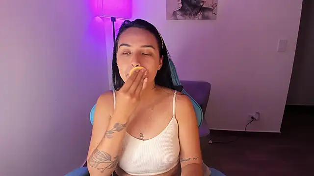 Miss Nicole online show from 04-04-26, 01:37