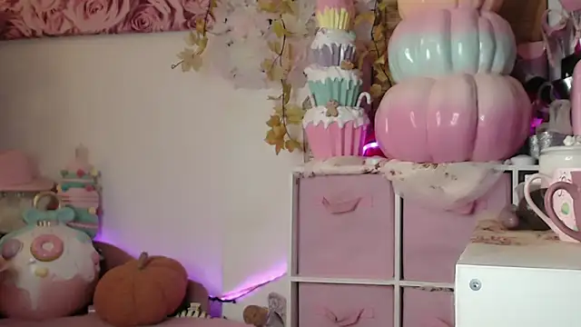 elyink online show from 12-18-25, 12:22