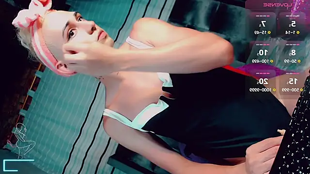 Snapshot of CharlotteBigCock chatting on 03-19-25, 02:35 CharlotteBigCock online show from 03-19-25, 02:35