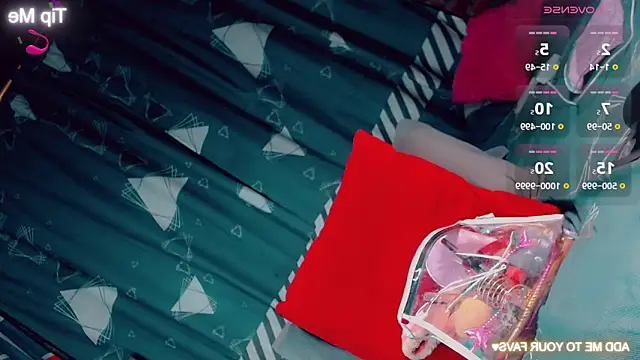 Snapshot of CharlotteBigCock chatting on 10-30-25, 02:29 CharlotteBigCock online show from 10-30-25, 02:29