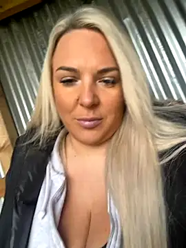 Snapshot of Bustyblondebabe32 chatting on 10-02-25, 08:10 Bustyblondebabe32 online show from 10-02-25, 08:10