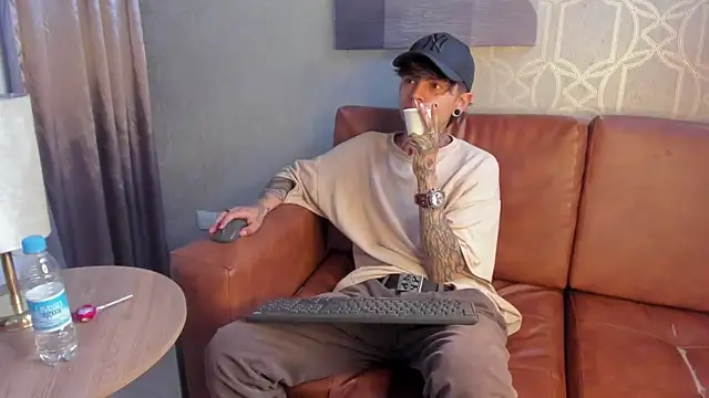 AcidMilo online show from 12-10-24, 04:06