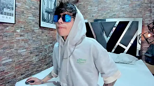 AcidMilo online show from 12-16-24, 03:54