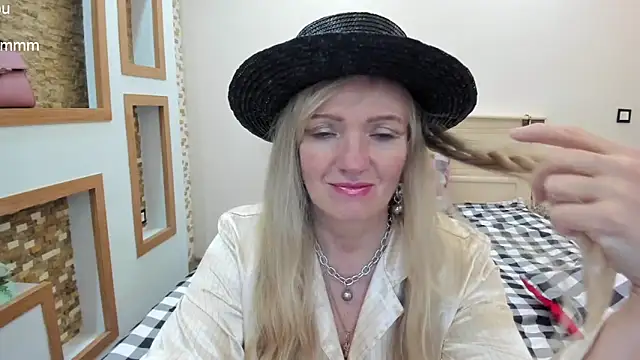 TrueFoxyyy online show from 03-05-25, 07:49