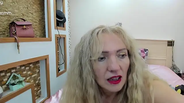 TrueFoxyyy online show from 03-08-25, 01:47